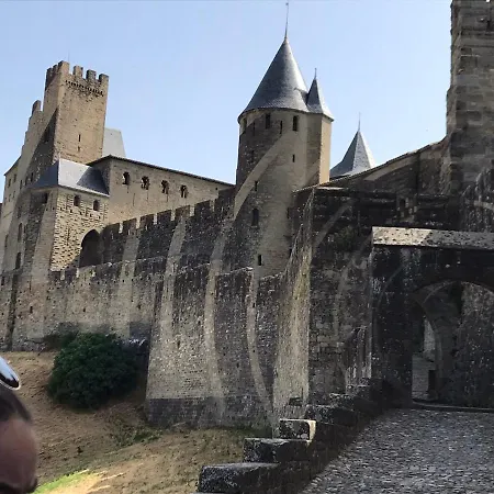 La Rosela De La Cité 3*