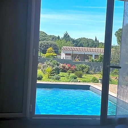 La Rosela De La Cite 3*