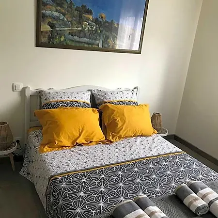 La Rosela De La Cite Nocleg ze śniadaniem 3*